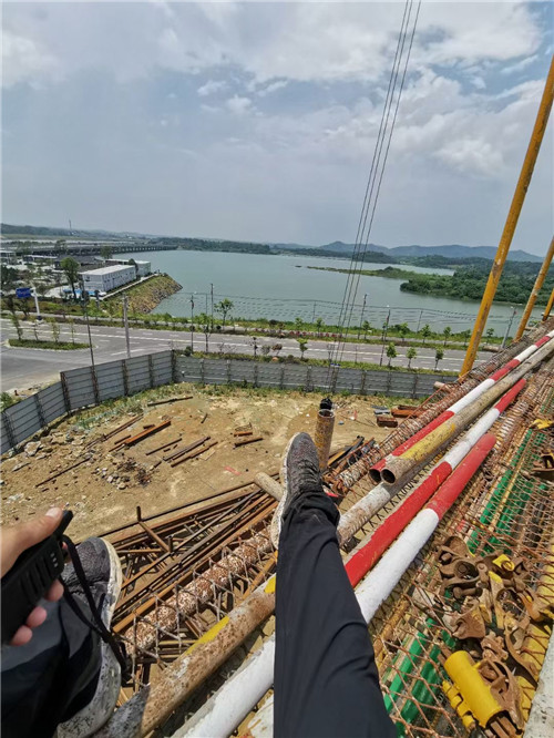 永新县作业中发生设备损坏或人员意外，责任怎么划分？